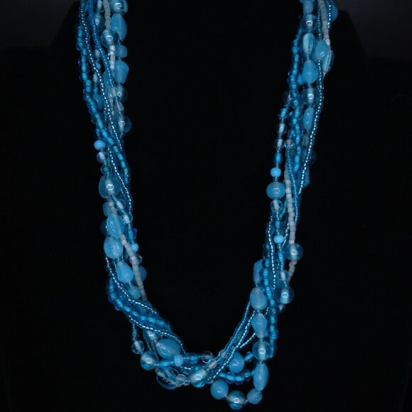 Turquoise Color Beaded Necklace - Picture 3 of 3